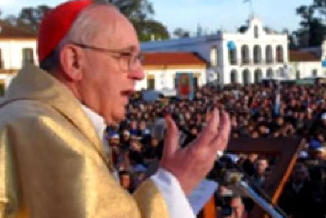 Cardenal Bergoglio pide a la Virgen de Luján una Argentina sin odio ni rencores