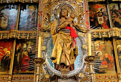 Virgen de la Almudena. Foto: Bernard Gagnon (CC BY-SA 3.0)
