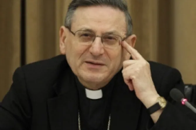 Santos son brújulas que orientan hacia la patria de Dios, dice Cardenal Amato