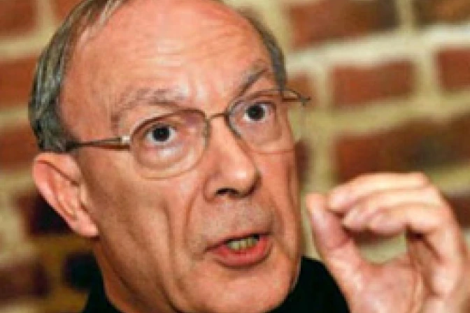 Arzobispo belga no tomará acciones legales contra quienes lo atacaron a pastelazos