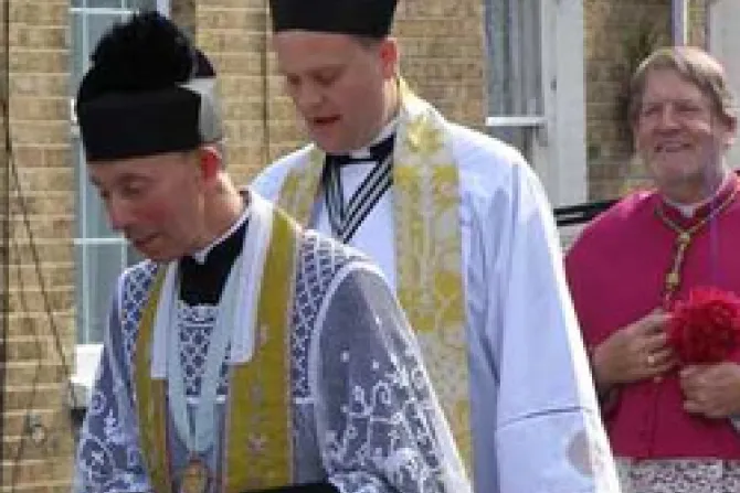 Anglicanos imponen "obispas" a sus miembros