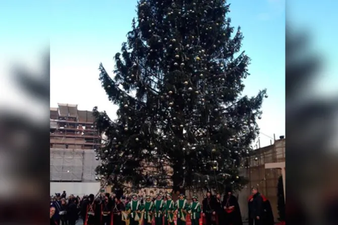 [FOTOS] Encienden Árbol de Navidad en Plaza de San Pedro en el Vaticano