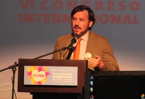 Ignacio Arsuaga durante su participación en el VI Congreso Internacional Provida Ecuador 2013. Foto: ACI Prensa
