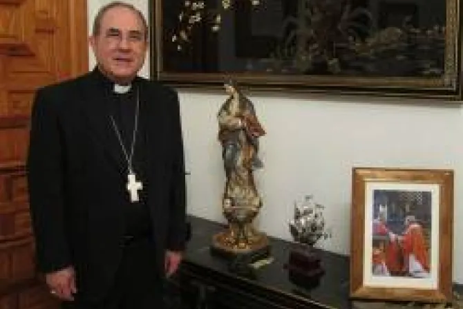 Arzobispo de Sevilla pide a los católicos que se impliquen en la política para "dignificarla"