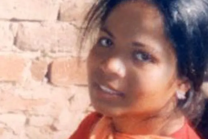 Cristiana condenada a muerte en Pakistán ayuna y reza por la paz