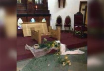 Iglesia de San Martu00edn de Tours despuu00e9s del ataque. Foto: Twitter