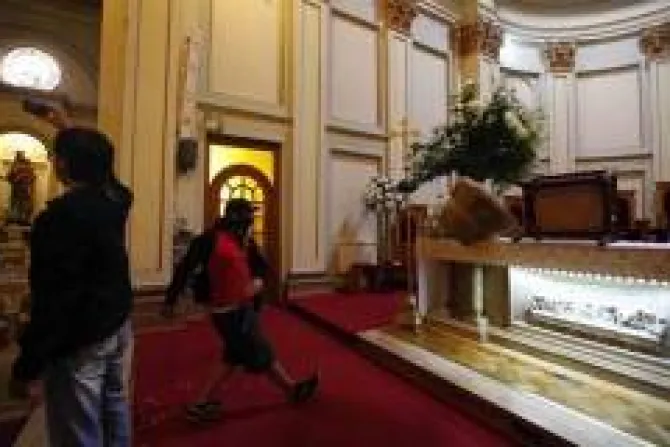 Chile: Admiten querella por profanación de Catedral de Punta Arenas