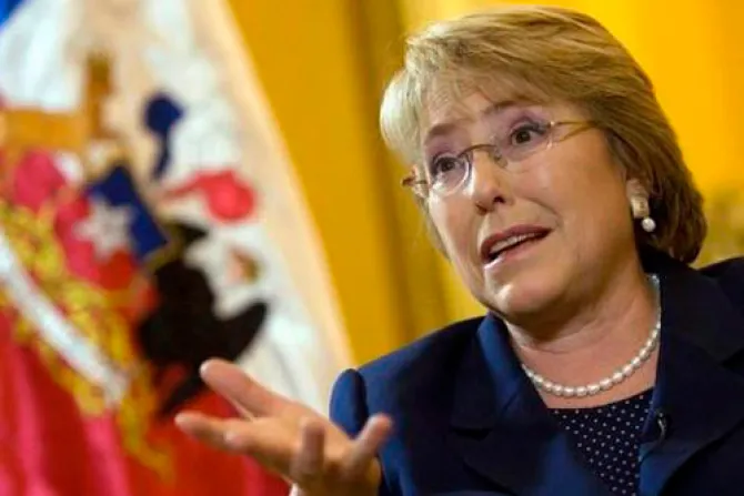 Candidata Bachelet reitera que aborto, matrimonio y adopción gay están en su agenda para Chile