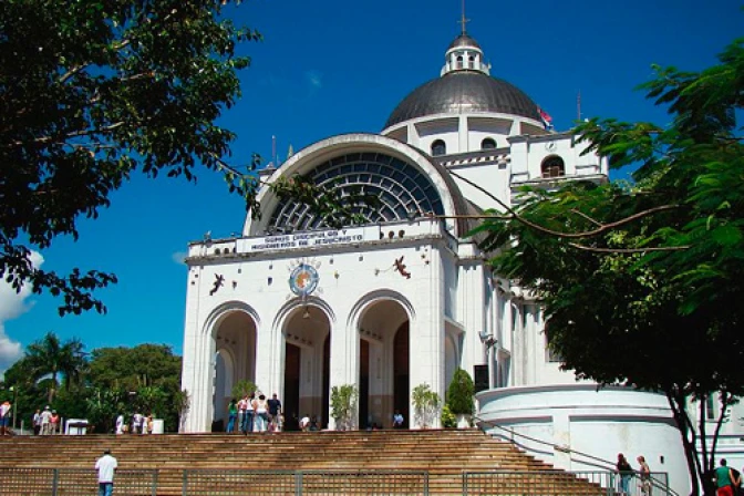 Paraguay: 10 mil jóvenes peregrinarán a la Virgen de Caacupé
