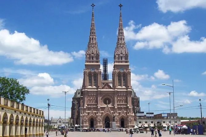 Obispos argentinos van a Luján para rezar por el Papa Francisco