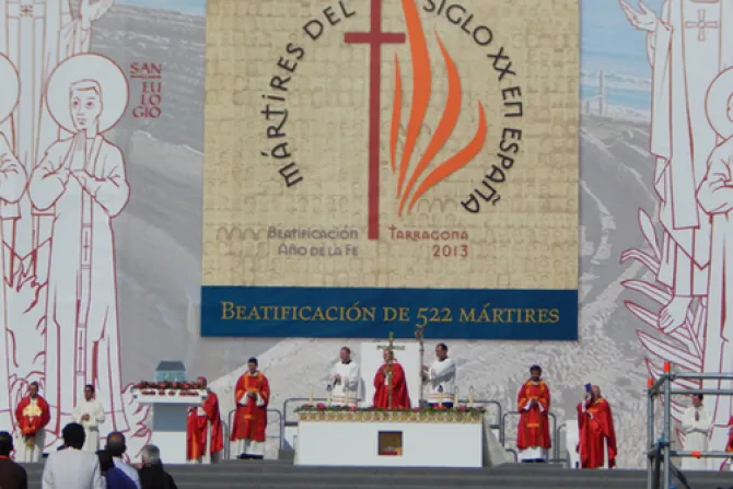 España es tierra bendecida por la sangre de los mártires, dice Cardenal Amato