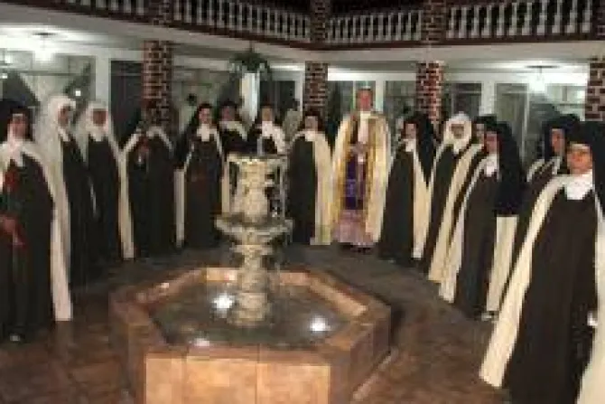 Cardenal Cipriani bendice nuevo monasterio de clausura en zona pobre de Lima