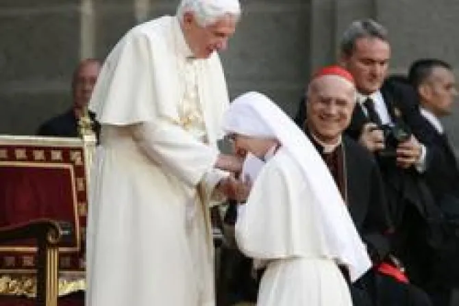 Religiosa al Papa en El Escorial: Cuente con nosotras para cargar su cruz