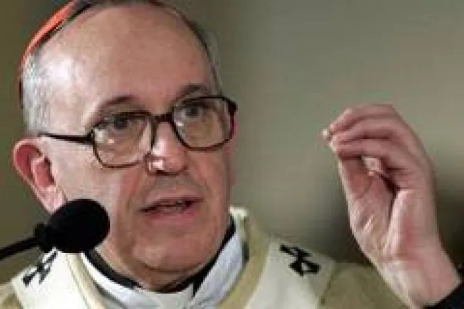 Cardenal Bergoglio: Profesar la fe implica un compromiso público