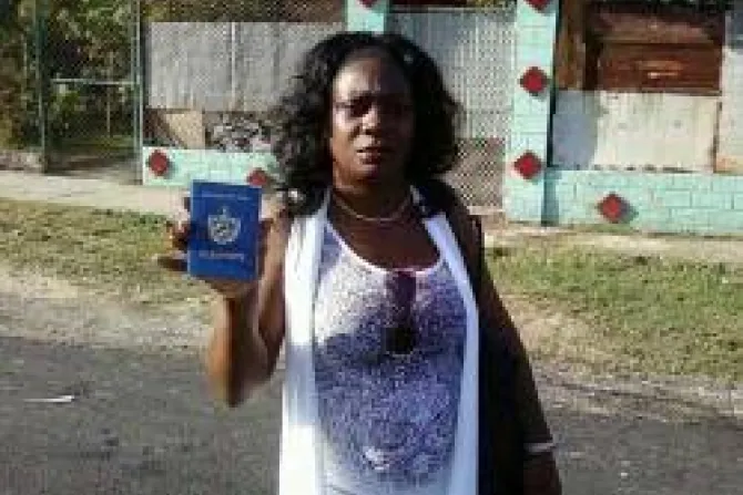 Líder de Damas de Blanco: Tener pasaporte no garantiza salir de Cuba