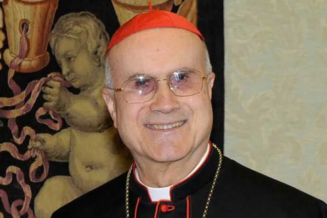 Cardenal Bertone: Nuevo Papa debe tener el vigor del que habló Benedicto XVI