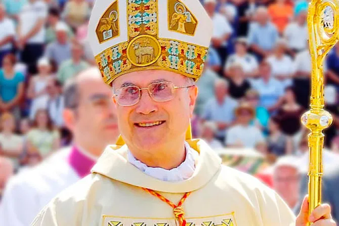 Cardenal Bertone cesa como Secretario de Estado Vaticano