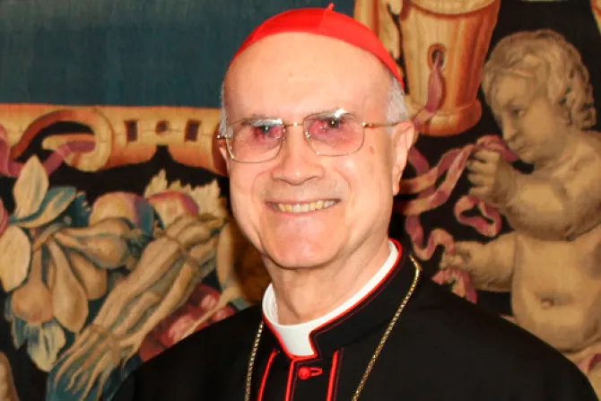 Cardenal Bertone envía a nuevo Secretario de Estado sus deseos de recuperación