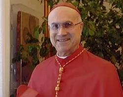 Cardenal Tarcisio Bertone autorizó la cesión del atril?w=200&h=150
