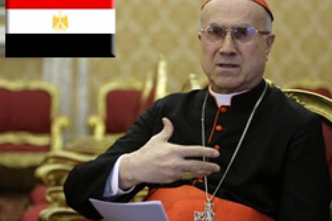 Valorar aporte de cristianos en Egipto y respetarlos, pide Cardenal Bertone
