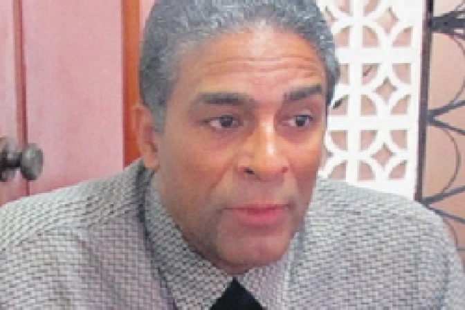 Oscar Biscet: En Cuba no hay libertad religiosa porque no se puede predicar en la calle