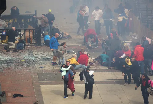 Escena de víctimas del atentado en Boston. Foto: Aaron Tang?w=200&h=150