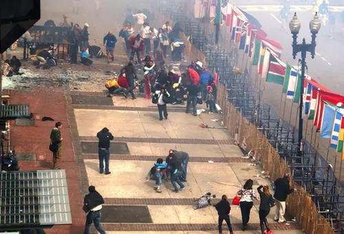 Escena de víctimas del atentado en Boston. Foto: Aaron Tang?w=200&h=150