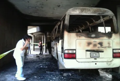 Bus quemado en actos violentos. Foto: UCV?w=200&h=150