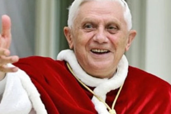 Cristo es la luz del mundo que permite vencer el mal con el bien, dice el Papa