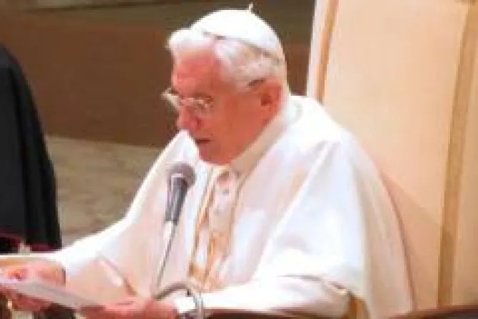 Olvido de Dios engendra violencia, dice el Papa al Cuerpo Diplomático