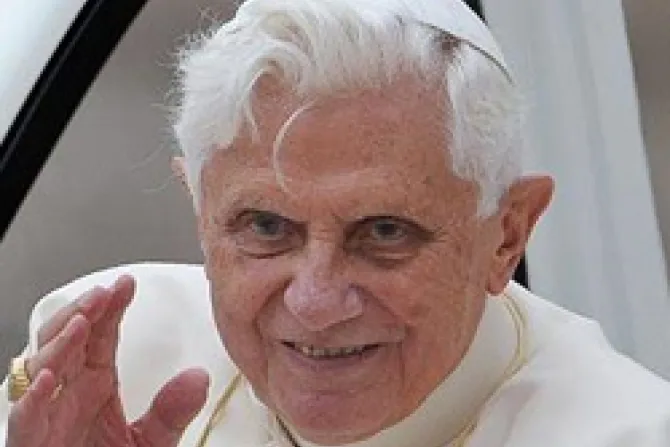Benedicto XVI resalta importancia esencial de libertad religiosa para la paz