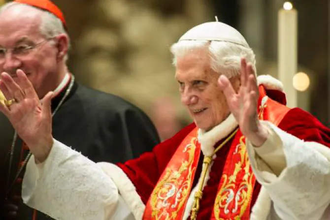 Benedicto XVI no es “estatua de museo” y su sabiduría es un don de Dios, dice el Papa Francisco