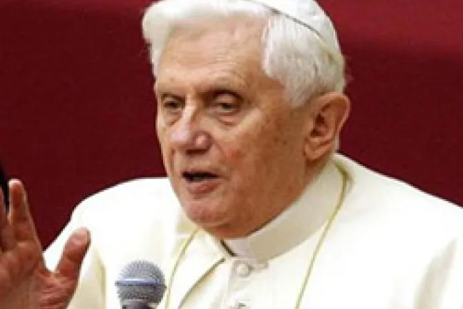 Encontrarse personalmente con Cristo Resucitado para anunciarlo al mundo, exhorta el Papa Benedicto XVI