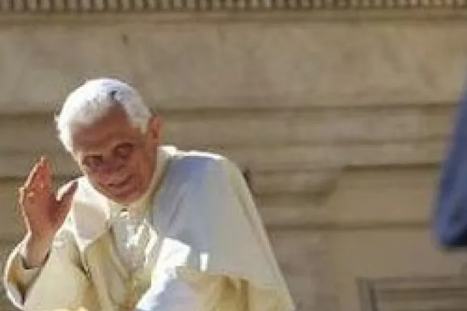 Benedicto XVI alienta a conservar identidad cristiana de Europa