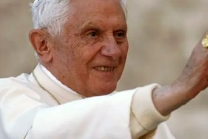 Ser constructores de paz y apóstoles de reconciliación, pide Benedicto XVI a católicos