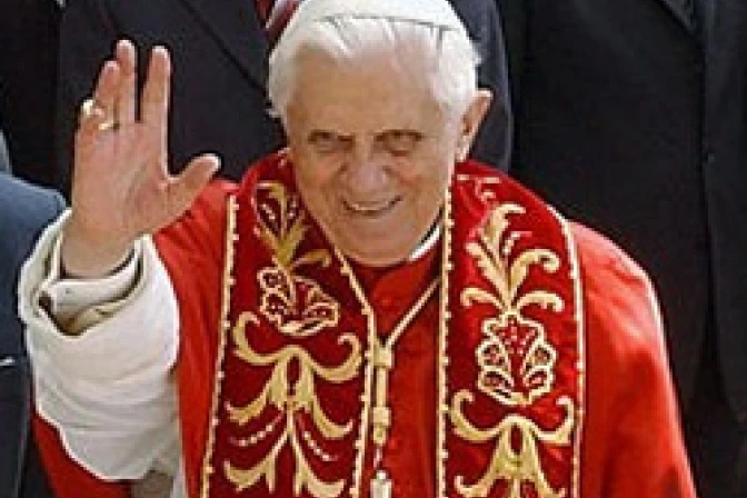 El Papa a jóvenes: Abran el corazón a heroísmo de la santidad