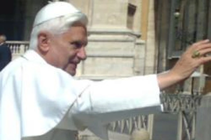 Ley de Dios no es esclavitud sino don para libertad y felicidad, dice el Papa