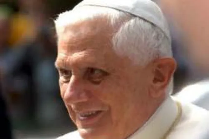 Voluntariado católico no puede dejarse seducir por ideologías, dice el Papa