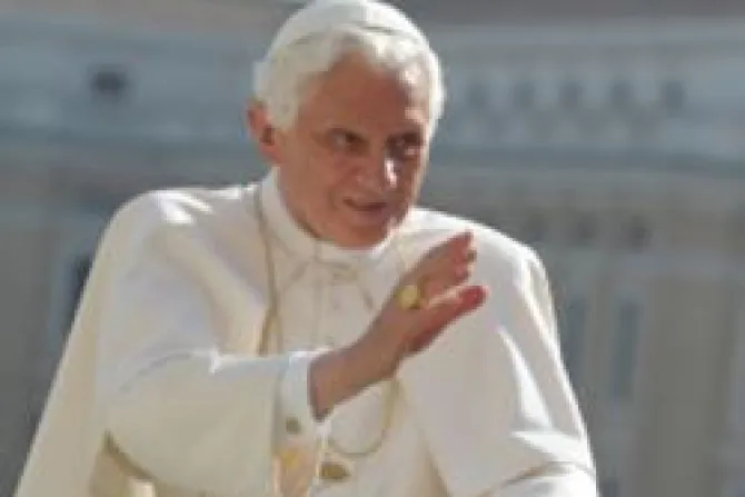 El Papa presenta motu proprio Porta Fidei sobre el Año de la Fe
