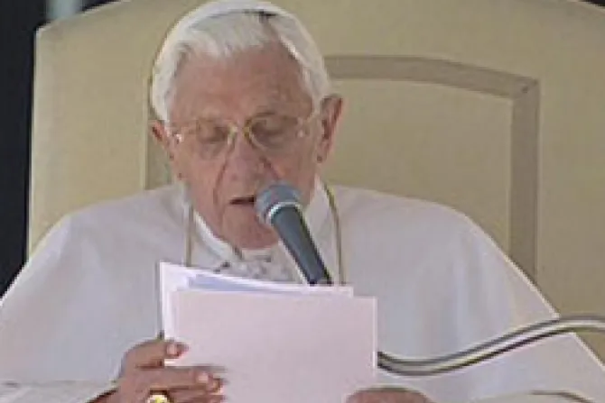 Sociedad que no comparte sufrimiento de enfermos es cruel e inhumana, dice el Papa Benedicto XVI