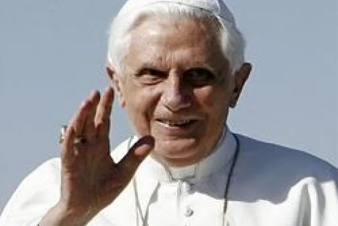 Benedicto XVI cumple hoy 84 años de vida, ¡feliz día Su Santidad!
