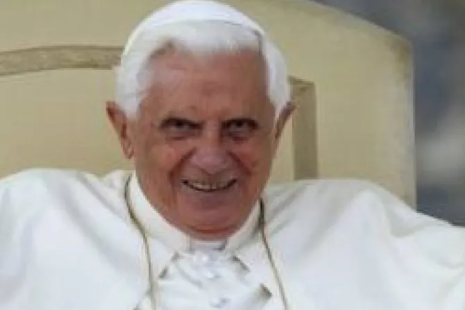 En Misa de canonización, el Papa Benedicto XVI alienta a rezar siempre sin cansarse