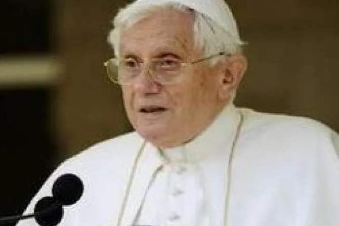 Testimonio personal de Cristo debe sustentar educación católica, dice Benedicto XVI
