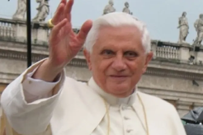 Una nueva generación de católicos para renovar a la Iglesia pide Benedicto XVI