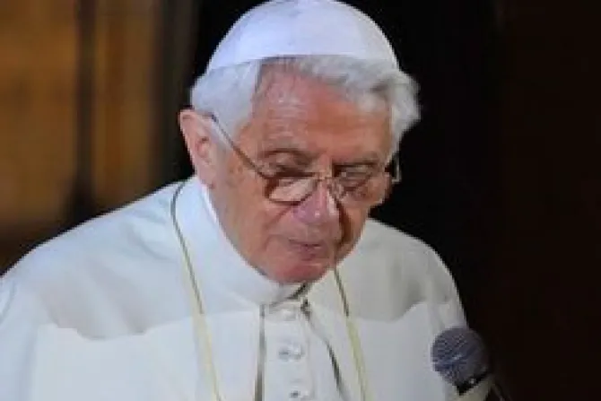 Benedicto XVI se despide del Reino Unido y alienta testimonio católico ante desafíos actuales