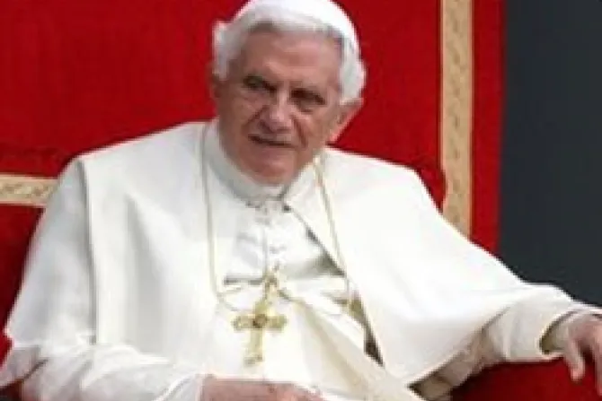 Benedicto XVI a Obispos del Reino Unido: Presentar en plenitud el Evangelio que da vida