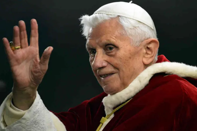 Recogen mensajes de gratitud en libro que se entregará al Papa Benedicto XVI