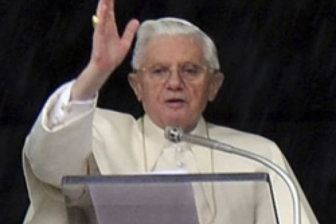 El Papa pide a católicos "asomarse a intimidad" de Jesús en Semana Santa