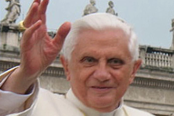 Iglesia alienta esfuerzos que aseguren trabajo digno a todos, dice el Papa