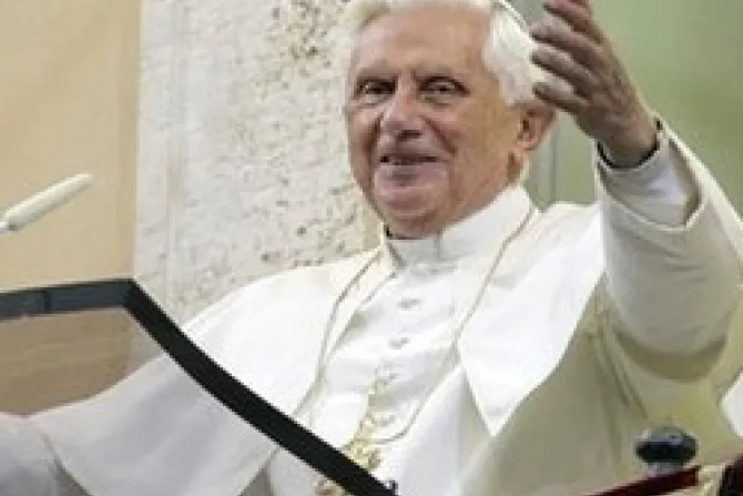 Justicia y verdad para respeto duradero a derechos humanos, alienta Benedicto XVI